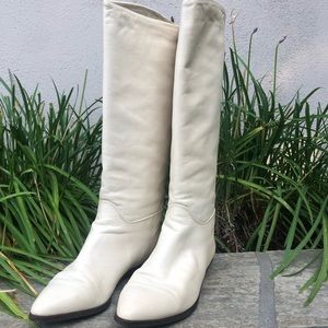 Bandolino Vintage Cream Boots